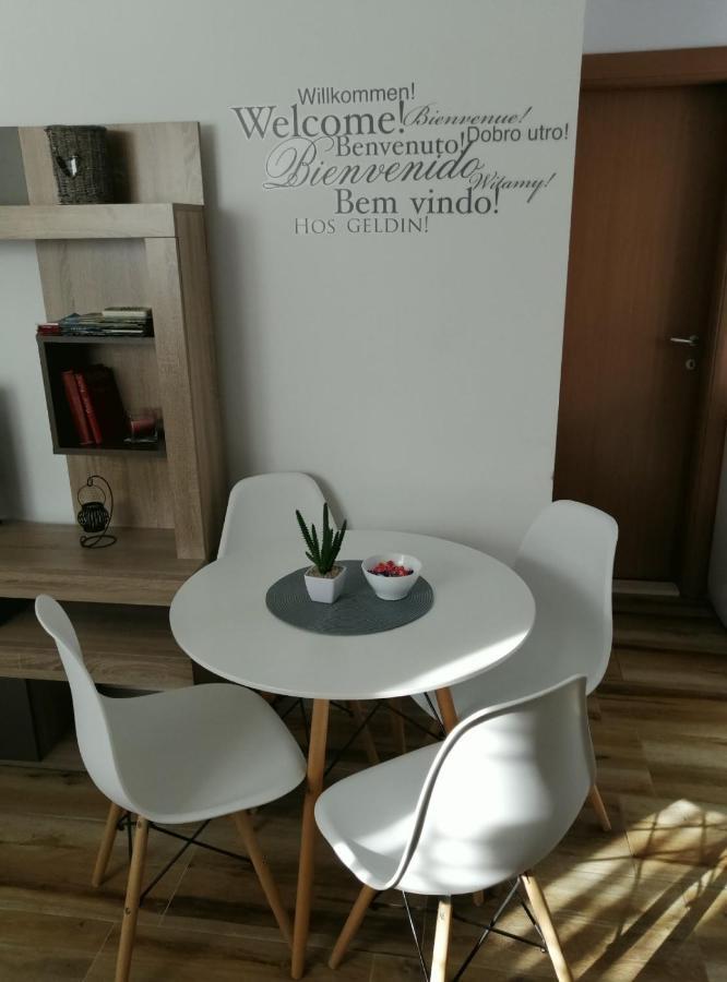 Apartman Gust แฮร์เซ็ก-โนวี ภายนอก รูปภาพ