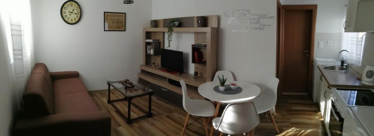 Apartman Gust แฮร์เซ็ก-โนวี ภายนอก รูปภาพ
